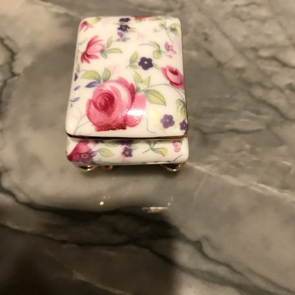 Vintage Small Porcelain Ring Keepsake Box Roses Footed Japan 2” X 1.5”
